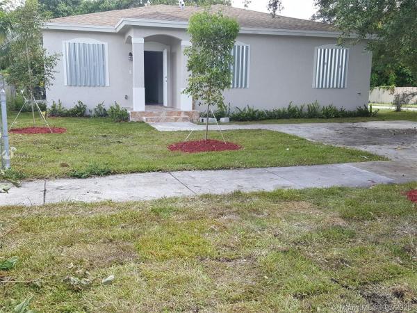 Pinewood Park, 814 NW 114 St #, Pinewood, Florida 33168, image 2