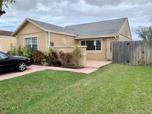 Leslie Patio Homes, 3261 NW 204th Ter, Miami Gardens, Florida 33056, image 2