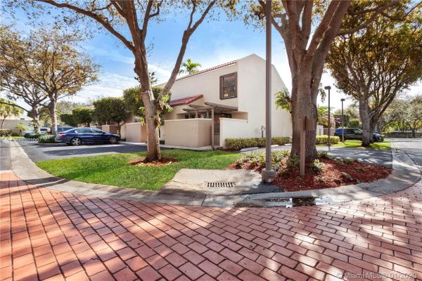 Dadeland Walk, 8120 SW 86th Ter, Kendall, Florida 33143, image 2