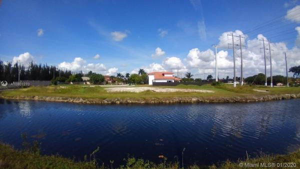 El Tovar At University Park, 540 SW 136th Pl, Tamiami, Florida 33184, image 2