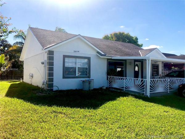 Leslie Patio Homes, 3604 NW 203rd St, Miami Gardens, Florida 33056, image 2