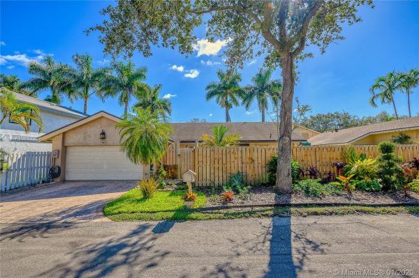 Paseo Verde, 20 Elm Way, Cooper City, Florida 33026, image 2
