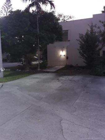 Snapper Creek Townhouses, 7114 SW 113th Ave, Kendall, Florida 33173, image 2