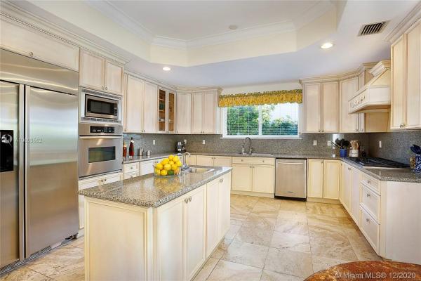 Tropical Isle Homes, 460 Palmwood Ln, Key Biscayne, Florida 33149, image 2