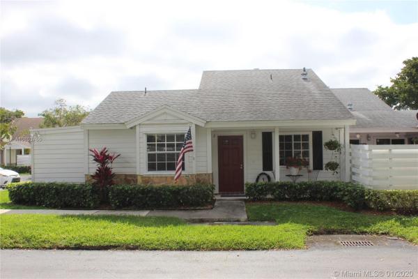 Village Homes At Country Walk, 13776 SW 149th Cir Ln #2, Country Walk, Florida 33186, image 2