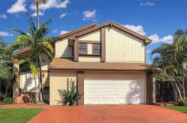Patio Homes At Lakes Of The Meadow, 4333 SW 148th Ct, Kendall West, Florida 33185, image 2