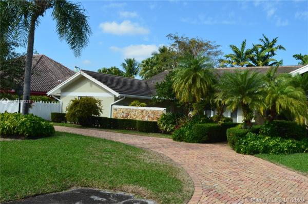 Lusia, 10361 SW 141st St, Kendall, Florida 33176, image 2