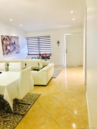 Lake Village At International Lake Townhouses, 12237 SW 24th Ter #37, Tamiami, Florida 33175, image 2