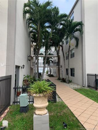 El Lago, 5505 NW 7th St #W105, Miami, Florida 33126, image 2
