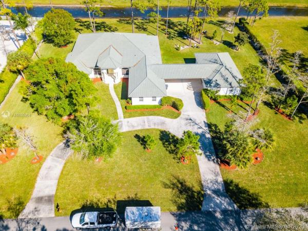 Paddock Park 1 Of Wellington, 14727 Horseshoe Trce, Wellington, Florida 33414, image 2