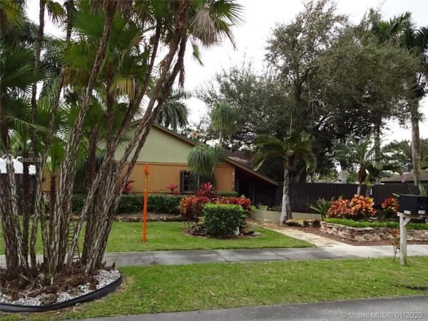 Homriv, 1310 NW 19th St, Homestead, Florida 33030, image 2