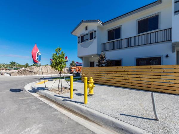 Tropical Breeze Townhouses, 25081 SW 133 Pl #, Princeton, Florida 33032, image 2