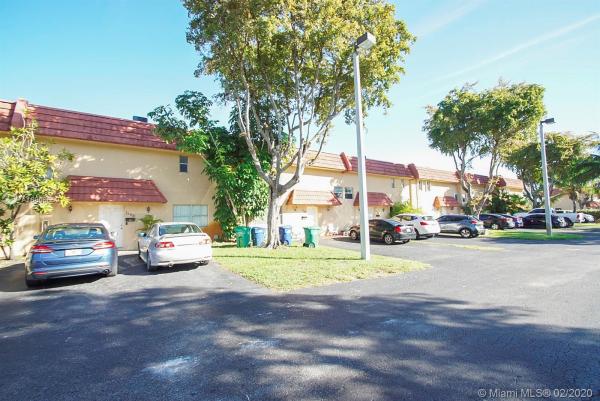Ludlum Lakes Townhouses 2, 7142 NW 169th St #7142, Hialeah, Florida 33015, image 2