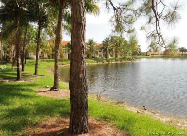 Palm Beach Grande, 1540 Lake Crystal Dr #A, West Palm Beach, Florida 33411, image 2
