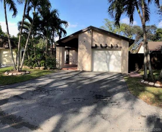 Patio Homes In The Crossings, 13529 SW 117th Ln, The Crossings, Florida 33186, image 2