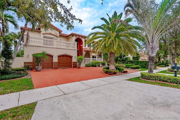 Royal Lakes, 8441 NW 163rd Ter, Miami Lakes, Florida 33016, image 2