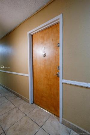 International Towers, 2055 SW 122nd Ave #518, Tamiami, Florida 33175, image 2