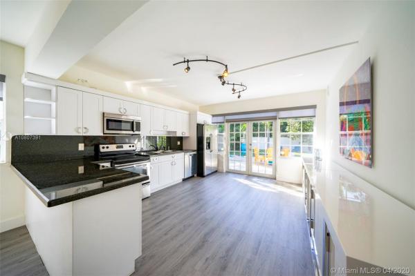 Surprise Lake, 4542 Sheridan Ave, Miami Beach, Florida 33140, image 2