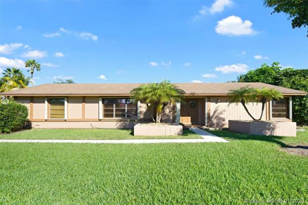 Pine Shore, 11511 SW 127th St, Kendall, Florida 33176, image 2