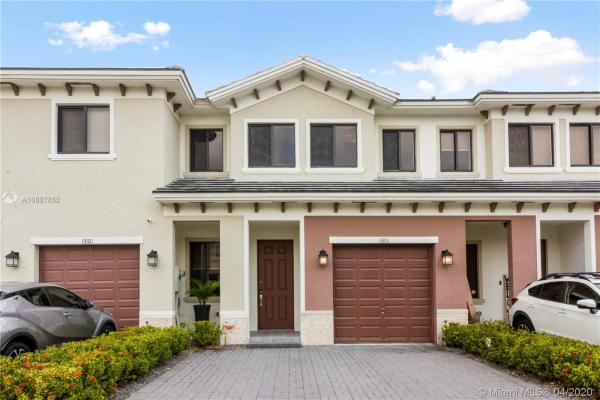 Hidden Lake Townhomes, 13111 SW 127th Ct, Three Lakes, Florida 33186, image 2