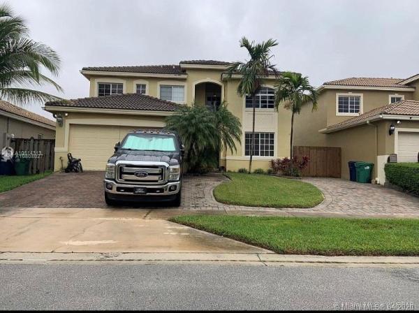 Pelican Bay At Old Cutler Lakes, 8917 SW 211th Ln, Cutler Bay, Florida 33189, image 2