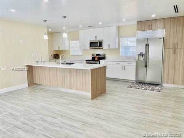 Bel Aire, 19521 Sterling Dr, Cutler Bay, Florida 33157, image 2