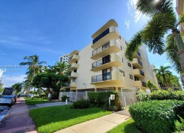 Bayview Gardens, 1673 Bay Rd #303, Miami Beach, Florida 33139, image 3