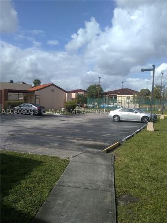 West Lake Village, 510 W Park Dr #201-3, Fountainebleau, Florida 33172, image 3