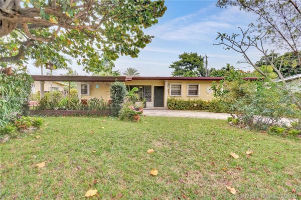 Beach Heights, 581 NE 172nd St, North Miami Beach, Florida 33162, image 2