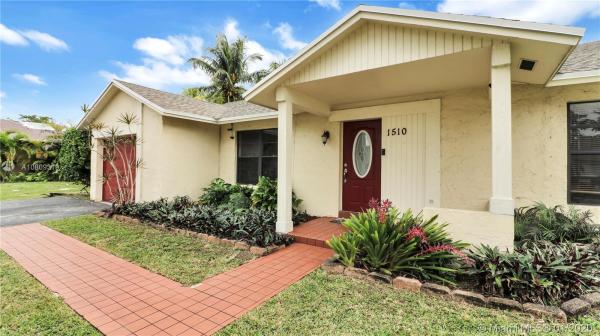 Homestead Lakes Farmlife West, 1510 N Bluebird Ln, Homestead, Florida 33035, image 2