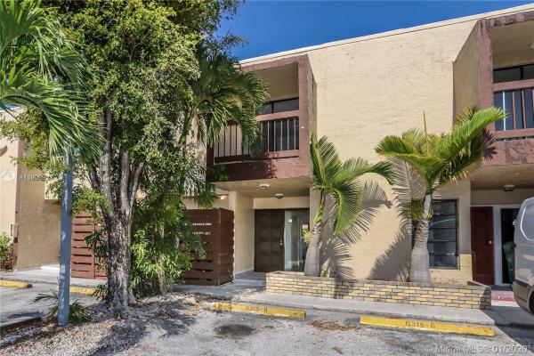 Kendale Woods, 6315 SW 138th Ct #6315-6, Kendale Lakes, Florida 33183, image 2