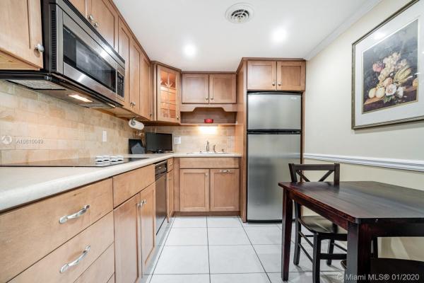 Stratford House, 2841 NE 163 St #706, North Miami Beach, Florida 33160, image 2