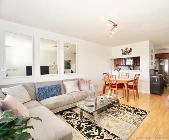 Paradise Gardens 2, 2415 Lincoln St #303, Hollywood, Florida 33020, image 2