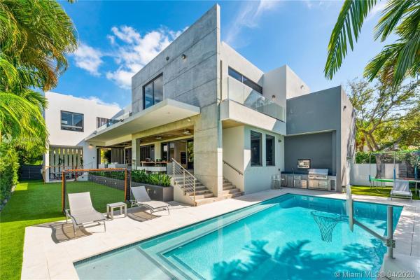 Tropical Isle Homes, 570 Sabal Palm Dr, Key Biscayne, Florida 33149, image 2