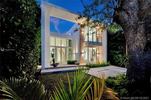 Surprise Lake, 335 W 46th St, Miami Beach, Florida 33140, image 2