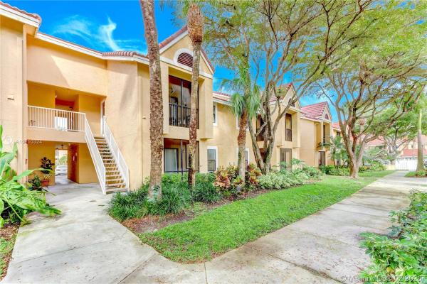 Biscayne Beach Club, 10441 SW 156th Ct #419, The Hammocks, Florida 33196, image 2