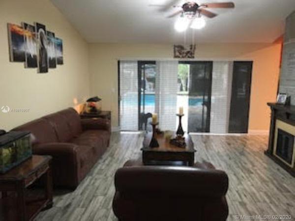 La Mancha, 125 Ponce De Leon St, Royal Palm Beach, Florida 33411, image 2