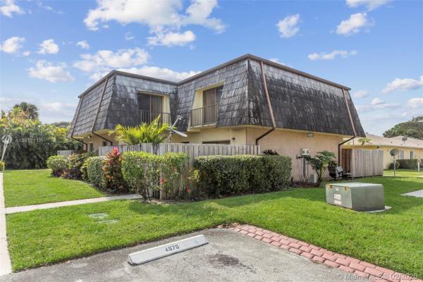 Cherry Lane Townhomes, 4670 Cherry Rd, West Palm Beach, Florida 33417, image 2