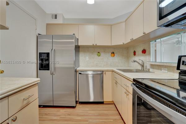 Ocean Point, 345 Ocean Dr #302, Miami Beach, Florida 33139, image 2