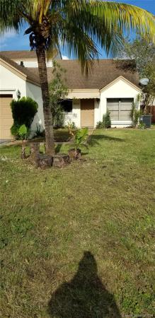 Lakes Of Avalon, 8105 NW 187th Ter, Hialeah, Florida 33015, image 2