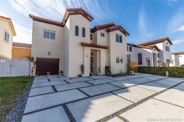 Lake Pointe, 764 NW 126th Ct, Tamiami, Florida 33182, image 2