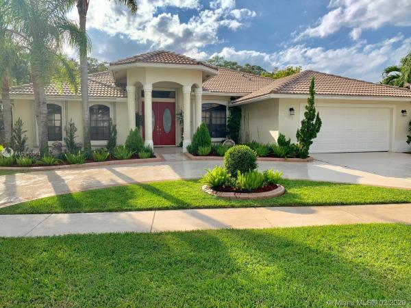The Estates Of Royal Palm Beach, 221 Cypress Trce, Royal Palm Beach, Florida 33411, image 2