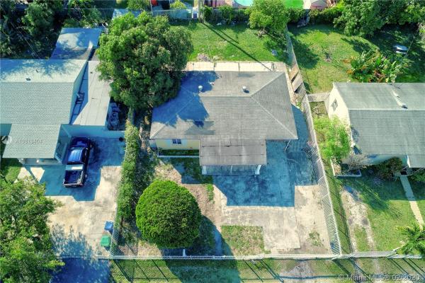 Broadmoor Manor, 9330 NW 33rd Ave, West Little River, Florida 33147, image 2