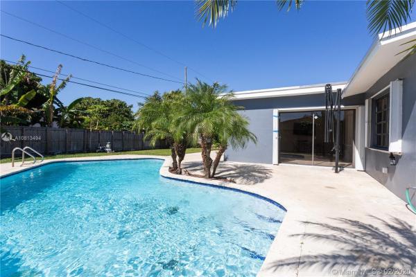 Palmetto Country Club Estates, 16120 SW 97th Ct, Palmetto Estates, Florida 33157, image 2