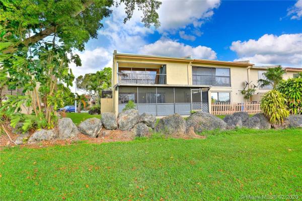 Catalonia Lake Villas, 14361 Kendale Lakes Cir, Kendale Lakes, Florida 33183, image 2