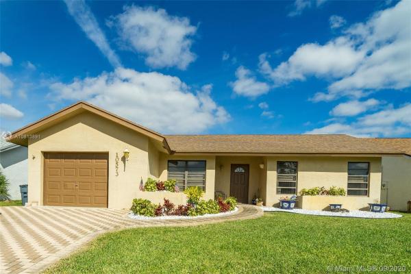 Greenbriar, 10573 Greenbriar Ct, Boca Raton, Florida 33498, image 2