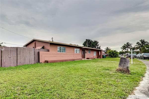 Cravero Cloverleaf Estates, 800 NW 168th Ter, Miami Gardens, Florida 33169, image 2