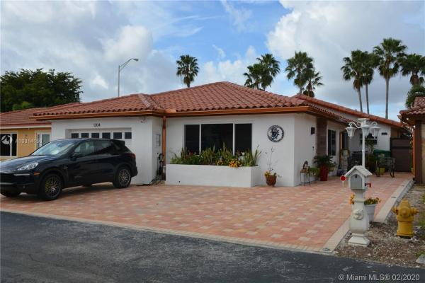 Tamiami Lakes, 1204 SW 136th Pl, Tamiami, Florida 33184, image 2