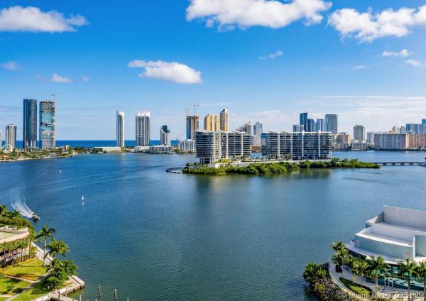 Aventura Marina 2, 3330 NE 190th St #1610, Aventura, Florida 33180, image 2