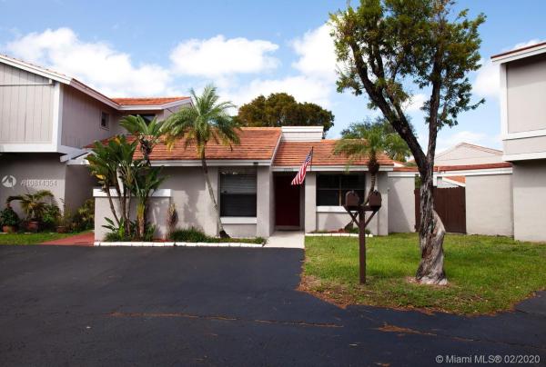 Deerwood Townhomes, 15055 SW 127th Cir Pl S 0, Three Lakes, Florida 33186, image 2